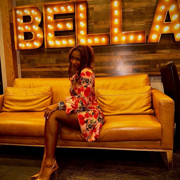 Meet your Posher, Samara - Picture 1 of 1